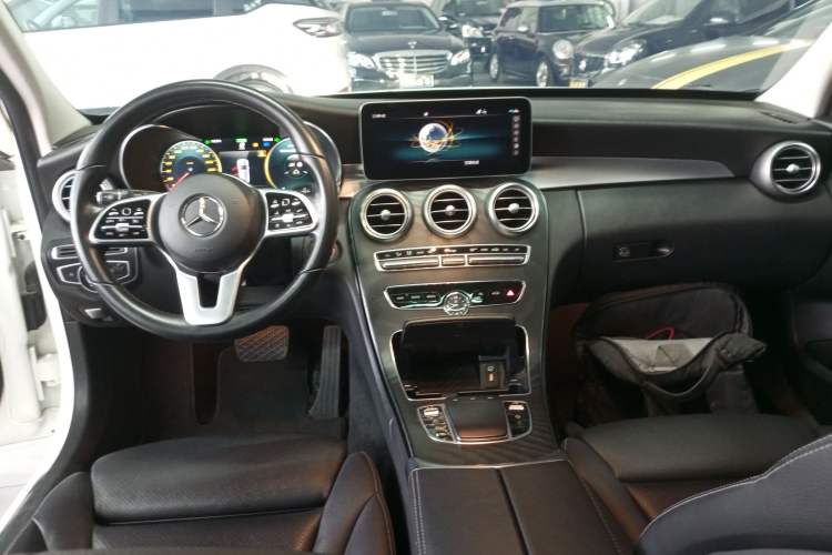 Used Mercedes-Benz C-Class 2019 C 260 Estate Interior 2