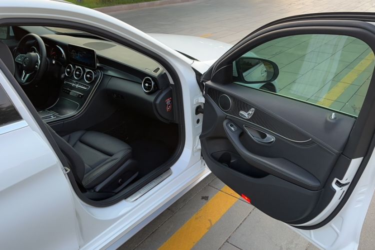 Used Mercedes-Benz C-Class 2019 C 180 L Fashion Edition Sport Version Interior 2