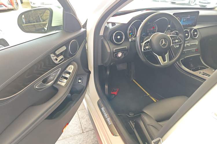 Used Mercedes-Benz C-Class 2019 C 260 L Sport Edition Interior 3