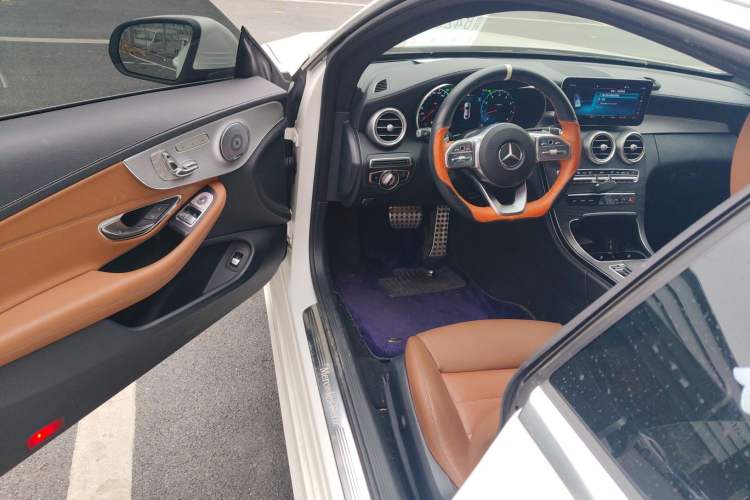 Used Mercedes-Benz C-Class 2019 C 260 4MATIC Coupe Interior 3