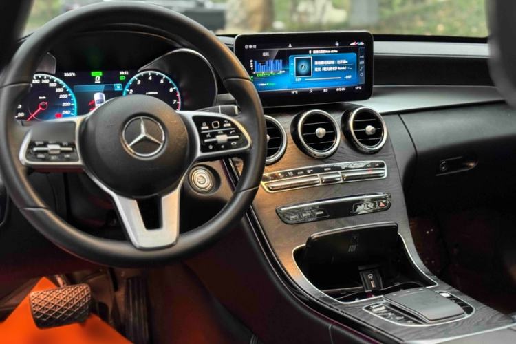 Used Mercedes-Benz C-Class 2019 C 260 L 4MATIC Sport Edition Interior 3