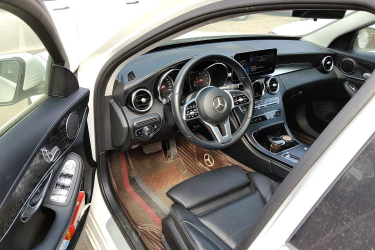 Used Mercedes-Benz C-Class 2019 C 180 L Fashion Edition Sport Version Interior 3