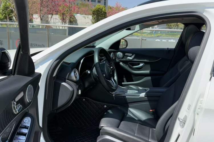 Used Mercedes-Benz C-Class 2019 C 260 Estate Interior 3