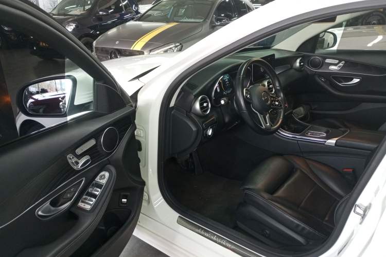 Used Mercedes-Benz C-Class 2019 C 260 Estate Interior 3