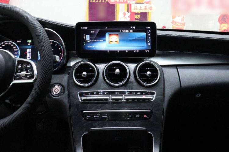 Used Mercedes-Benz C-Class 2019 C 260 L Sport Edition Interior 3