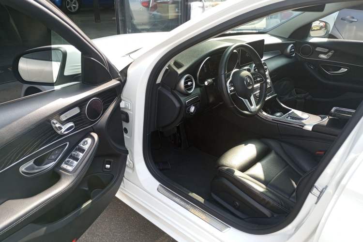 Used Mercedes-Benz C-Class 2019 C 260 Estate Interior 3