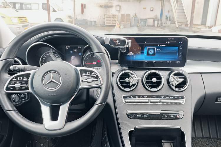 Used Mercedes-Benz C-Class 2019 C 180 L Fashion Edition Sport Version Interior 3