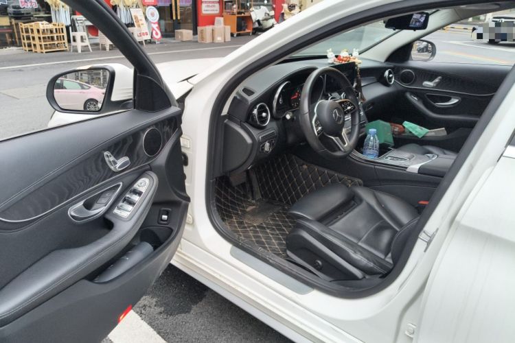 Used Mercedes-Benz C-Class 2019 C 180 L Fashion Edition Sport Version Interior 3