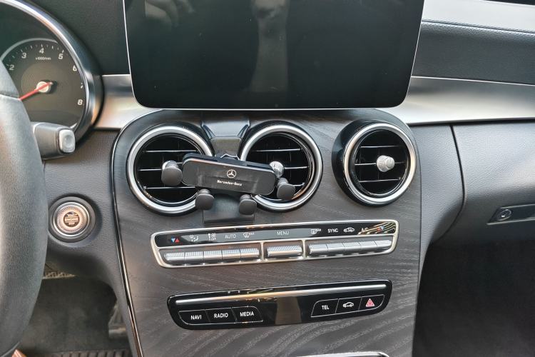 Used Mercedes-Benz C-Class 2019 C 260 L Sport Edition Interior 3
