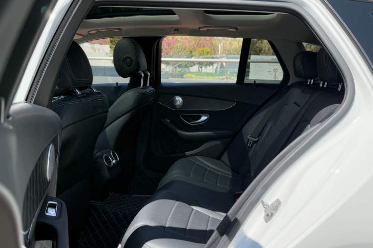 Used Mercedes-Benz C-Class 2019 C 260 Estate Interior 4