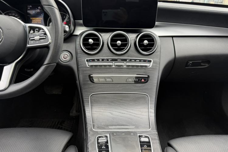 Used Mercedes-Benz C-Class 2019 C 260 L Sport Edition Interior 4