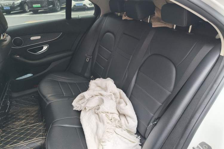 Used Mercedes-Benz C-Class 2019 C 180 L Fashion Edition Sport Version Interior 4