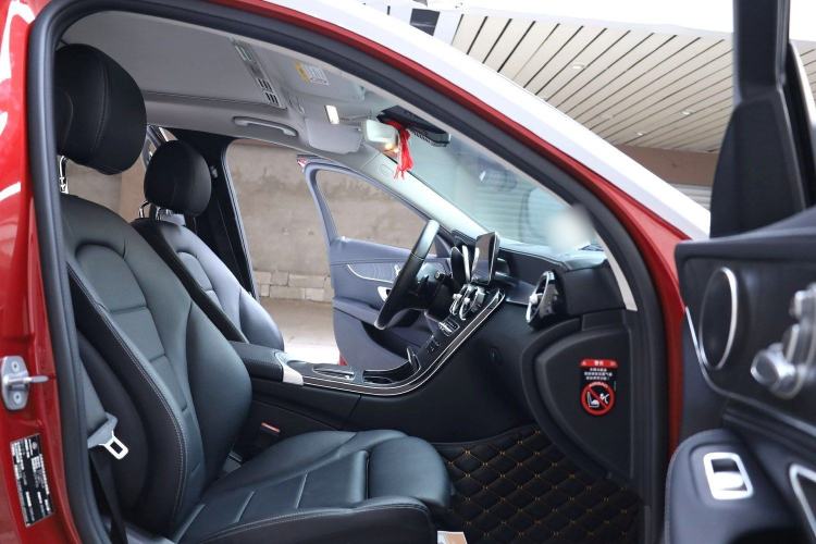 Used Mercedes-Benz C-Class 2019 C 180 L Dynamic Sports Edition Interior 4