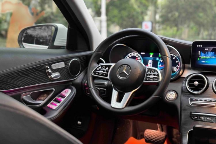 Used Mercedes-Benz C-Class 2019 C 260 L 4MATIC Sport Edition Interior 5
