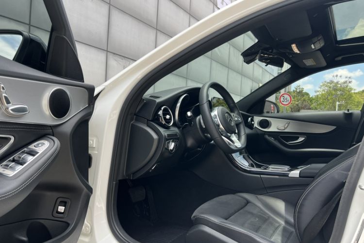 Used Mercedes-Benz C-Class 2019 C 260 Sport Edition Interior 5