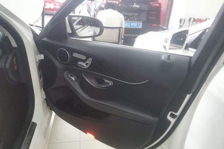 Used Mercedes-Benz C-Class 2019 C 260 Estate Interior 5