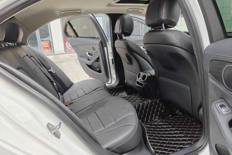 Used Mercedes-Benz C-Class 2019 C 180 L Fashion Model Interior 5