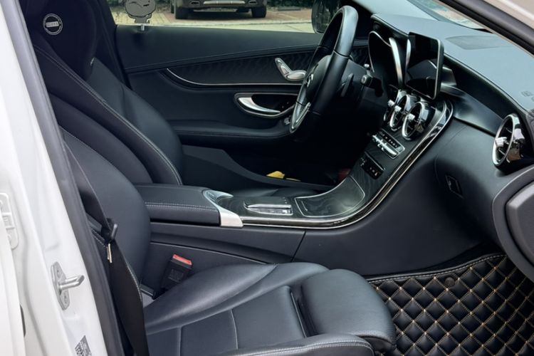 Used Mercedes-Benz C-Class 2019 C 180 L Fashion Edition Sport Version Interior 5