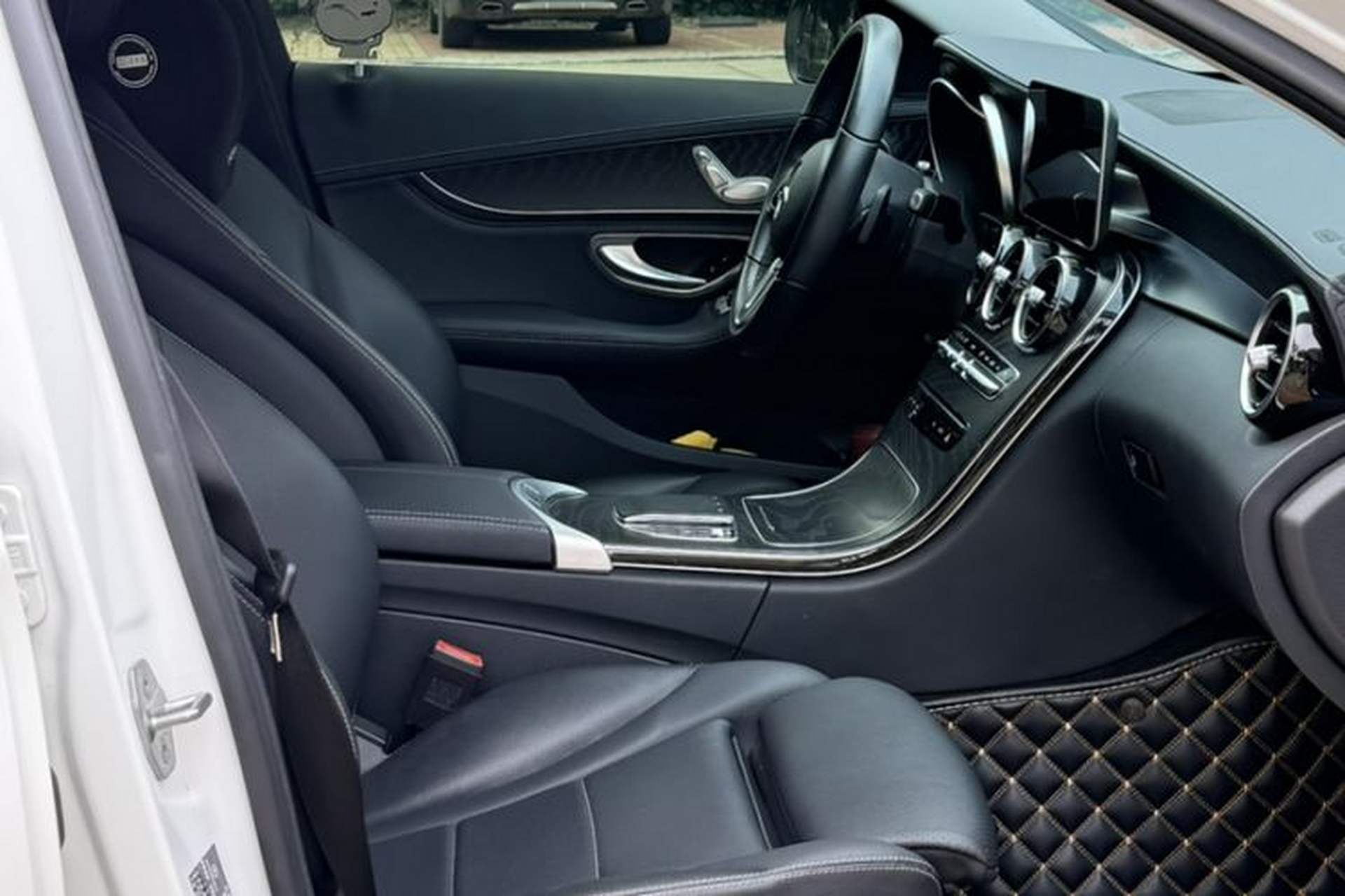 Used Mercedes-Benz C-Class 2019 C 180 L Fashion Edition Sport Version Interior 5