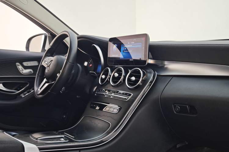 Used Mercedes-Benz C-Class 2019 C 260 L Sport Edition Interior 6