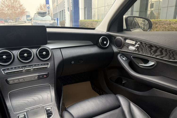 Used Mercedes-Benz C-Class 2019 Restyled C 260 L Sport Edition Interior 6