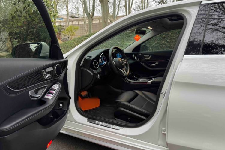 Used Mercedes-Benz C-Class 2019 C 260 L 4MATIC Sport Edition Interior 7