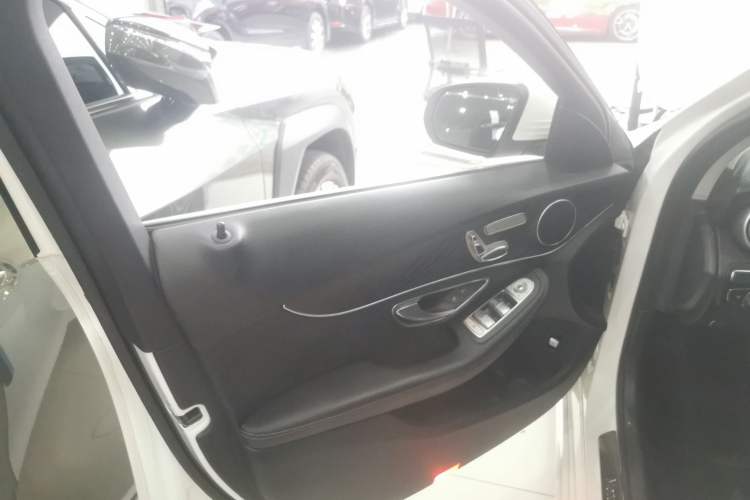 Used Mercedes-Benz C-Class 2019 C 260 Estate Interior 7