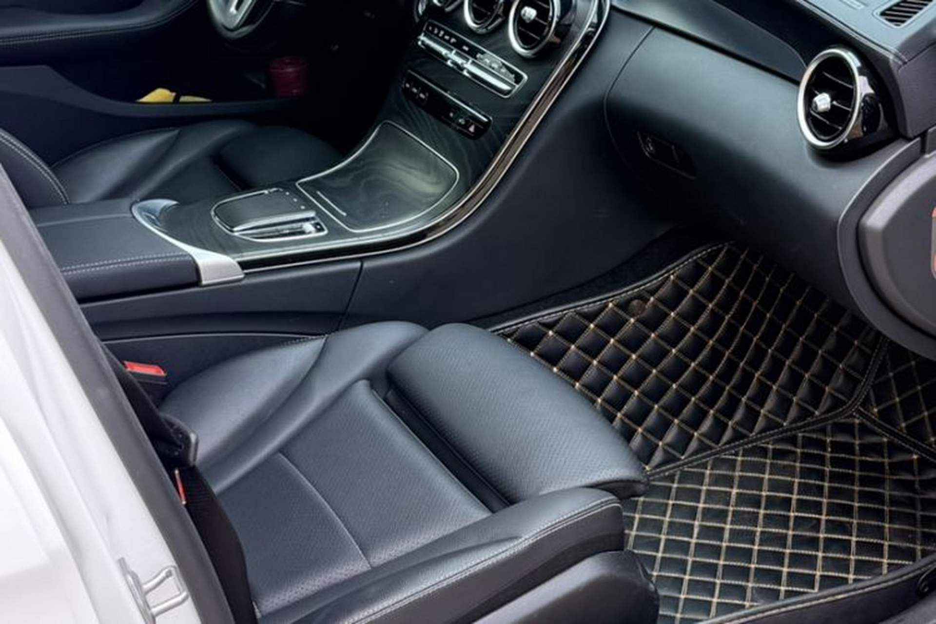 Used Mercedes-Benz C-Class 2019 C 180 L Fashion Edition Sport Version Interior 7