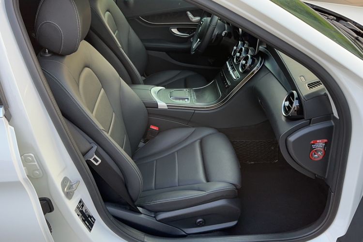 Used Mercedes-Benz C-Class 2019 C 180 L Fashion Edition Sport Version Interior 7