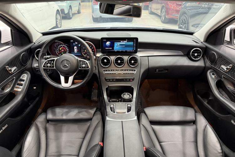 Used Mercedes-Benz C-Class 2019 C 180 L Fashion Edition Sport Version Interior 7