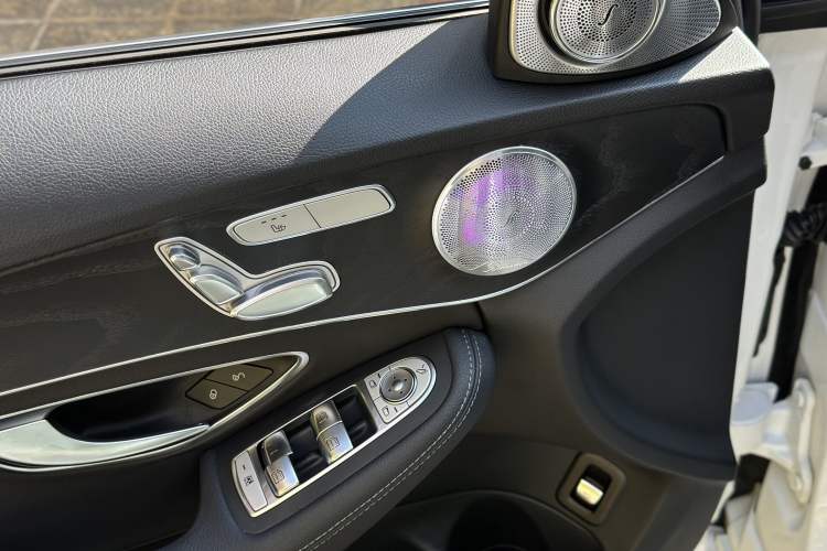 Used Mercedes-Benz C-Class 2019 C 260 Estate Interior 8