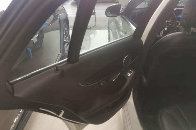 Used Mercedes-Benz C-Class 2019 C 260 Estate Interior 8