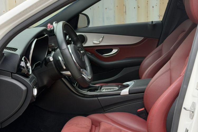 Used Mercedes-Benz C-Class 2019 C 260 Sport Edition Interior 8