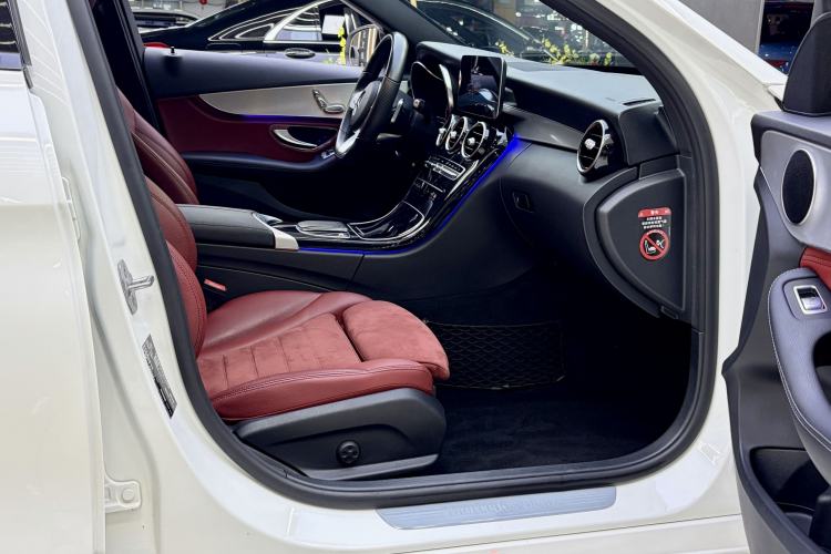 Used Mercedes-Benz C-Class 2019 C 260 Sport Edition Interior 8