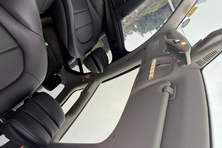 Used Mercedes-Benz C-Class 2019 C 260 L Sport Edition Interior 9