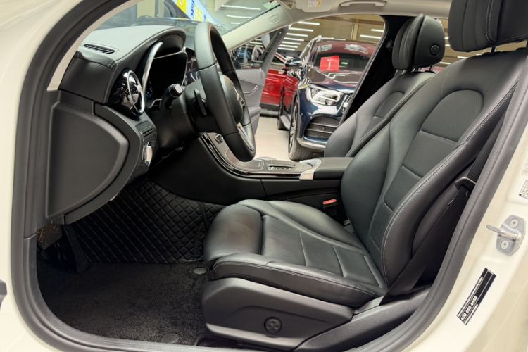 Used Mercedes-Benz C-Class 2019 Restyled C 260 L Sport Edition Left Front Seat