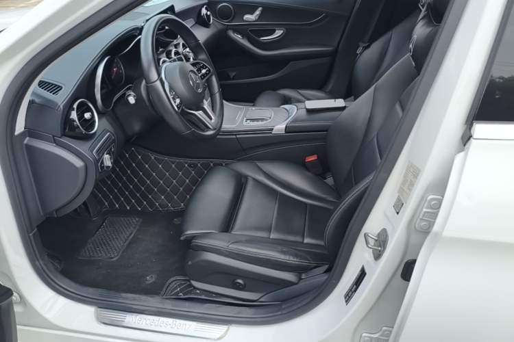 Used Mercedes-Benz C-Class 2019 C 180 L Fashion Edition Sport Version Left Front Seat