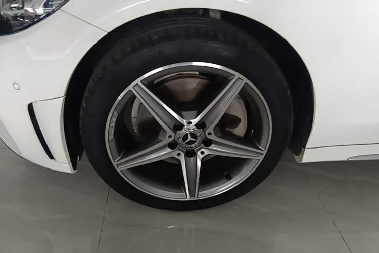 Used Mercedes-Benz C-Class 2019 Facelift C 260 L 4MATIC Sport Edition Left Front Wheel Hub