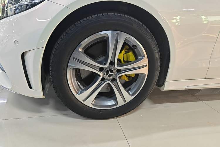 Used Mercedes-Benz C-Class 2019 Restyled C 260 L Sport Edition Left Front Wheel Hub