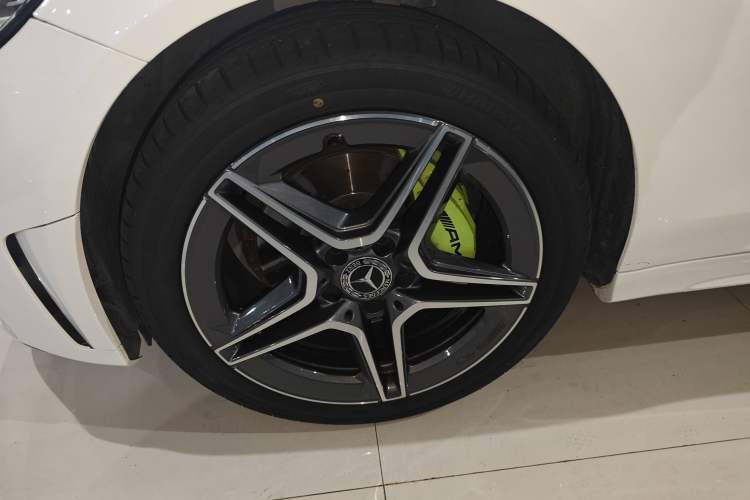 Used Mercedes-Benz C-Class 2019 C 260 Estate Left Front Wheel Hub