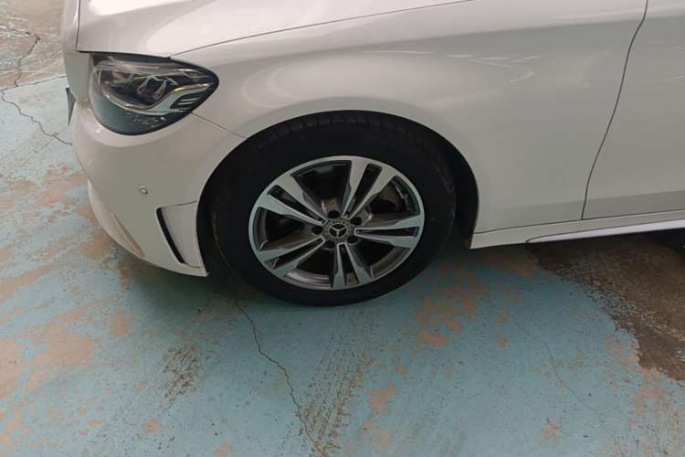 Used Mercedes-Benz C-Class 2019 C 180 L Fashion Edition Sport Version Left Front Wheel Hub