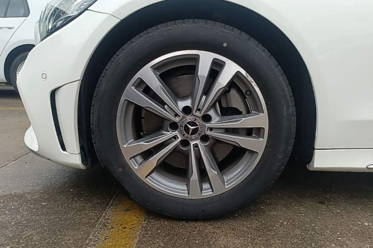 Used Mercedes-Benz C-Class 2019 C 180 L Fashion Edition Sport Version Left Front Wheel Hub