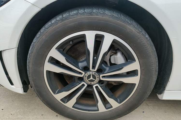 Used Mercedes-Benz C-Class 2019 C 260 Sport Edition Left Front Wheel Hub