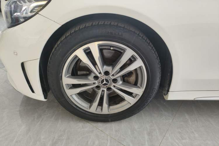 Used Mercedes-Benz C-Class 2019 C 180 L Fashion Edition Sport Version Left Front Wheel Hub