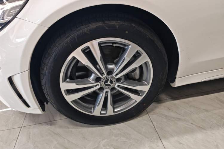 Used Mercedes-Benz C-Class 2019 C 180 L Fashion Edition Sport Version Left Front Wheel Hub