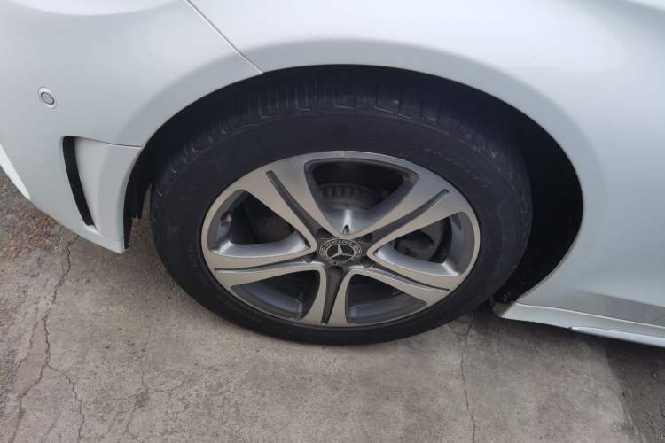Used Mercedes-Benz C-Class 2019 C 260 L Sport Edition Left Front Wheel Hub