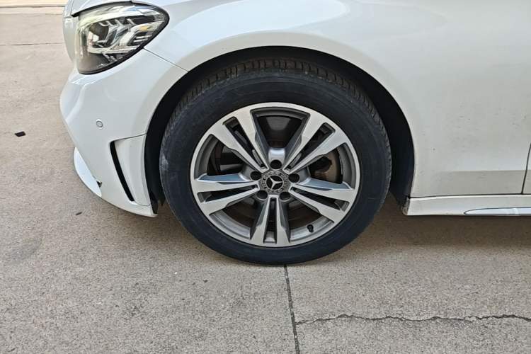 Used Mercedes-Benz C-Class 2019 C 180 L Fashion Edition Sport Version Left Front Wheel Hub