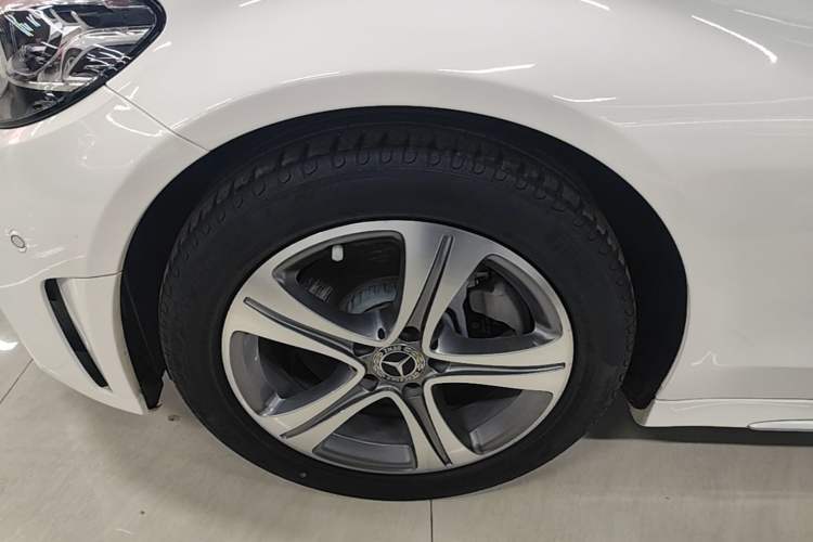 Used Mercedes-Benz C-Class 2019 Restyled C 260 L Sport Edition Left Front Wheel Hub