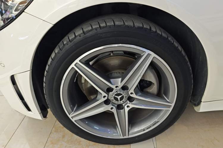 Used Mercedes-Benz C-Class 2019 Facelift C 260 L 4MATIC Sport Edition Left Front Wheel Hub