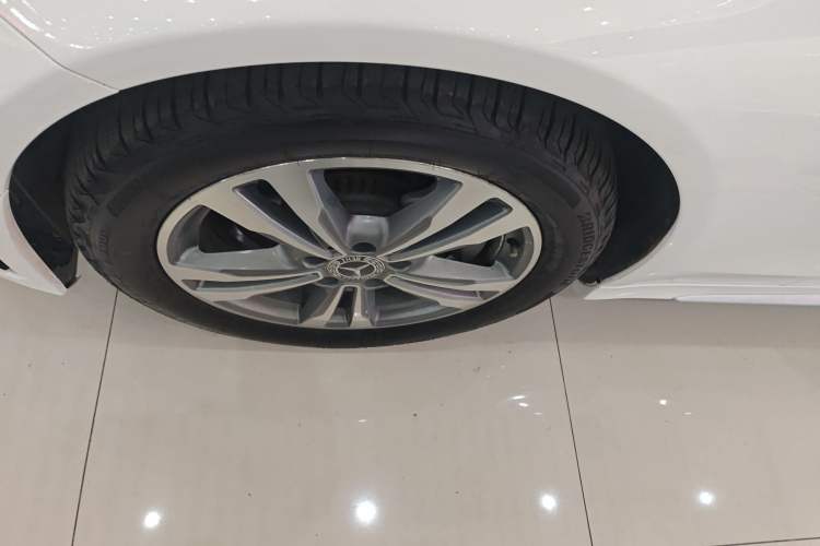 Used Mercedes-Benz C-Class 2019 C 180 L Fashion Edition Sport Version Left Front Wheel Hub